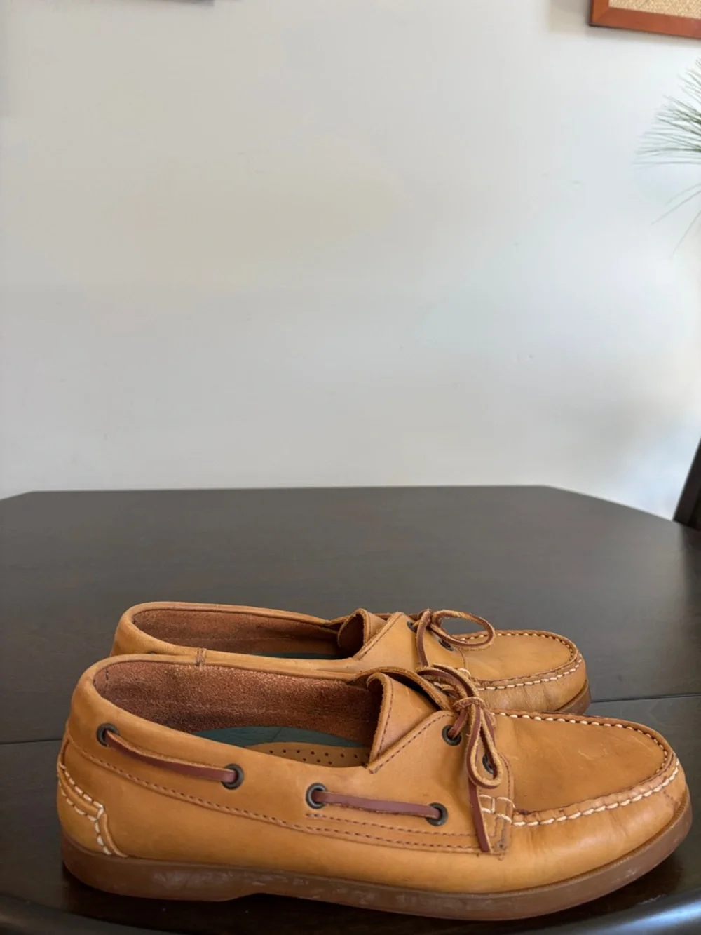 Cary Country Men's Tan Leather Boat Shoes with Moc Toe and Lace Detail Size 10
